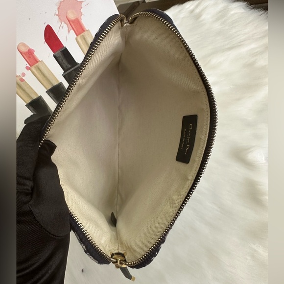 SOLD 🔥Stunning Clutch - Picture 10 of 17